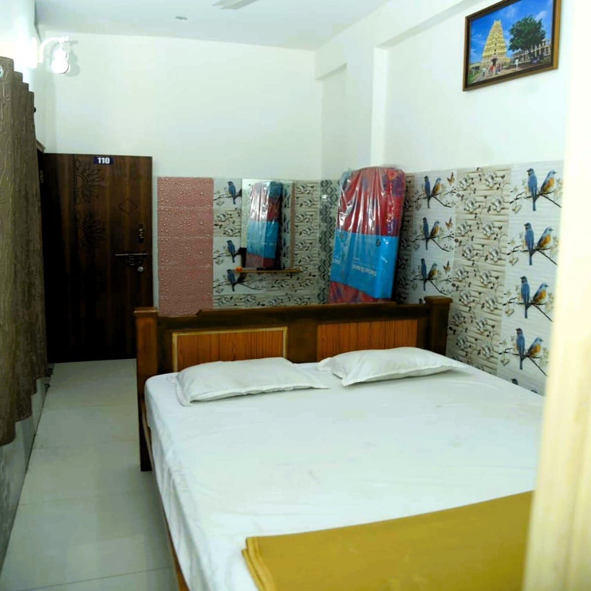 Vijaynagar Comforts near Hospet Railway Stn - Tap to explore photos