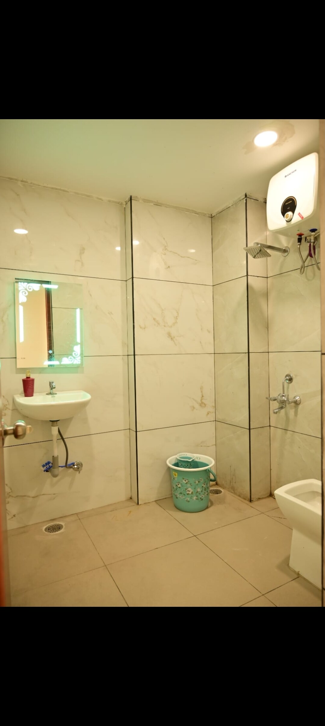 SHREE JI HOME STAY - Tap to explore photos