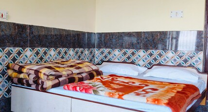 Shubham Homestay Room Type - Deluxe Room