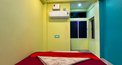 Maruti Guest House Room Type - AC Room