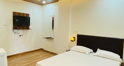 Royal excellency inn Room Type - Budget Room
