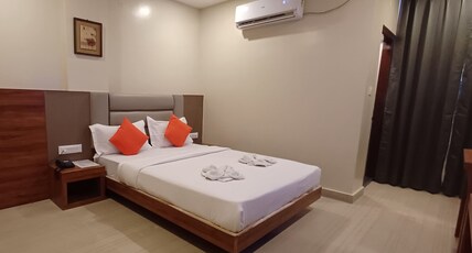 Hotel Elegant Room Type - deluxe room