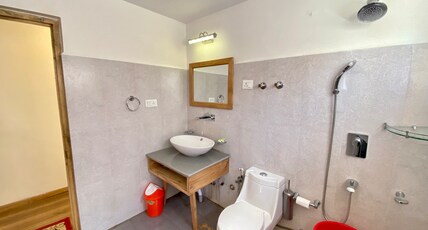 HOTEL PALAM HILLS Room Type - Deluxe double or Twin