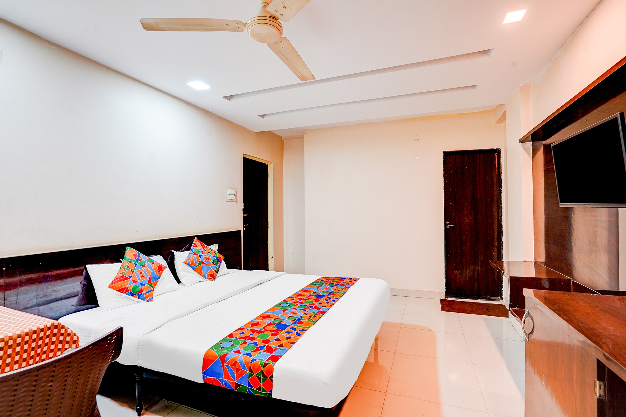 FabHotel Chetan Executive - Tap to explore photos