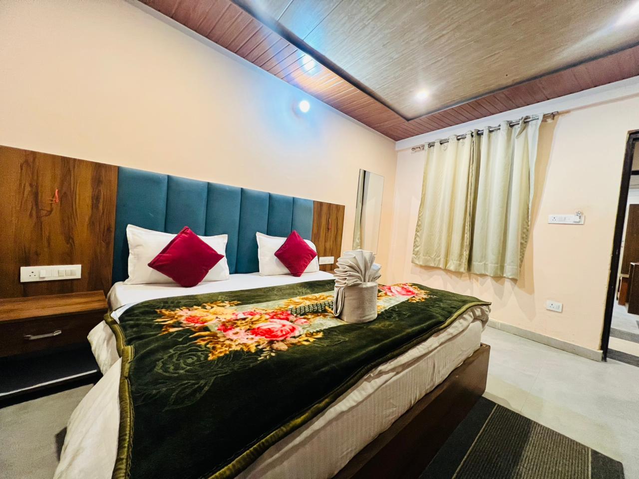 Hotel Maa Bhuvneswari, Badrinath Ji - Tap to explore photos