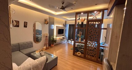 CloudSTAYNOIDA Room Type - Bedroom