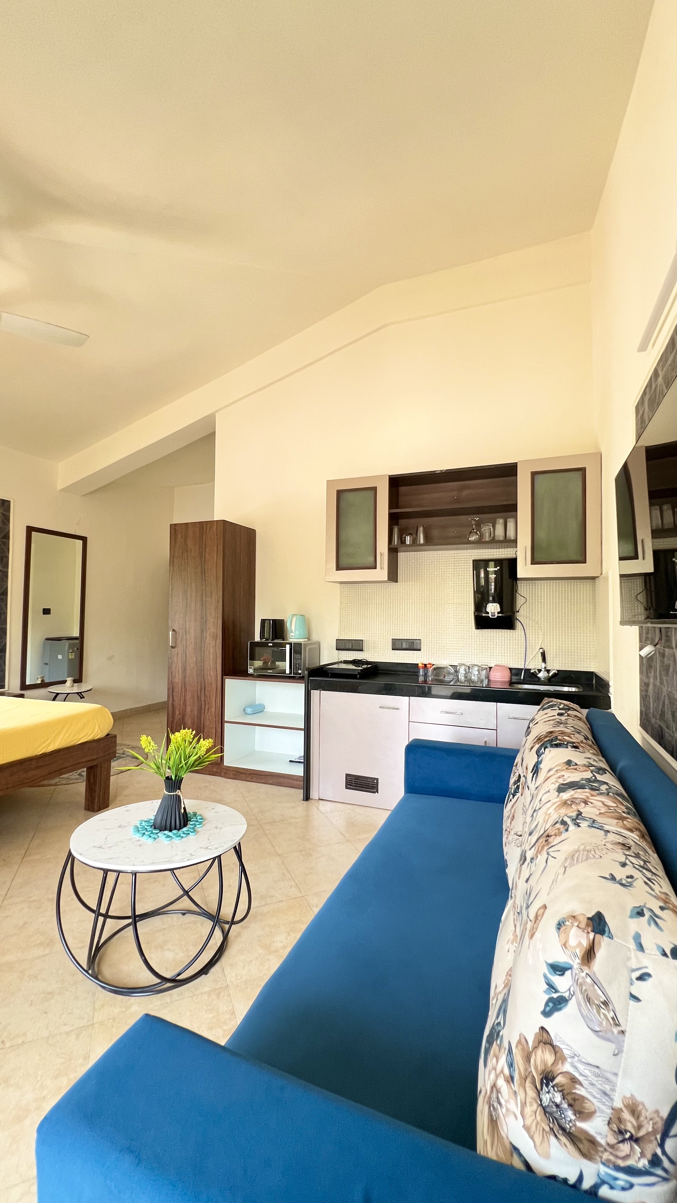 MM Studio Apartment @ Royal Assagao - Near Vagator Beach - Tap to explore photos