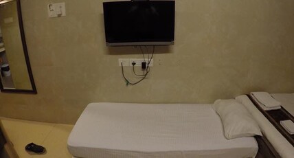 Oliver Hotel Room Type - STANDARD ROOM
