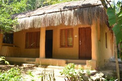 COSMIC MUD HOUSE Kanthaloor