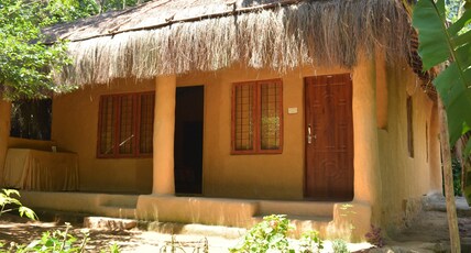 COSMIC MUD HOUSE Kanthaloor Room Type - FAMILY COTTAGE (2 bedrooms 1 hall)