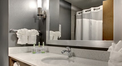 Holiday Inn Express Hotel & Suites Albany Room Type - 2 Queen Standard