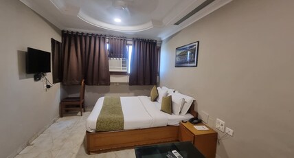 Hotel Maruti Ahmedabad Room Type - Standard Double Bed Room