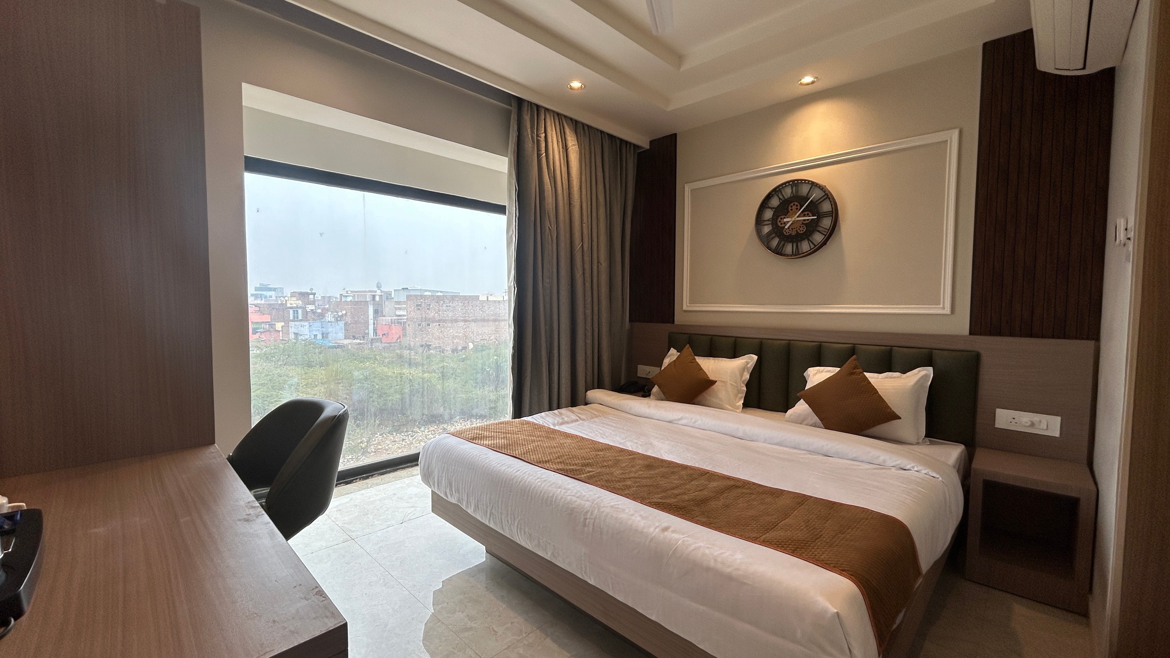 Hotel Vivaan (Walk to Banke Bihari Temple) - Tap to explore photos
