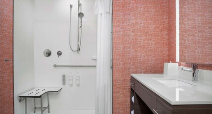 Home2 Suites by Hilton Cullman Room Type - 1KG ACC RI SHOWER STUDIO
