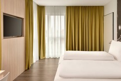 Super 8 by Wyndham Augsburg