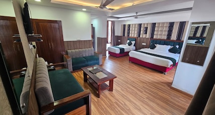 Hotel Mayur by RoomsInc Room Type - Premium Roomsinc (Triple Bed) Hotel Mayur by RoomsInc Room Type - Premium Roomsinc (Triple Bed)