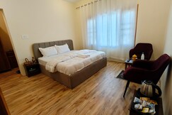 Sweet Home Apartments (New) just 6 km / dal lake
