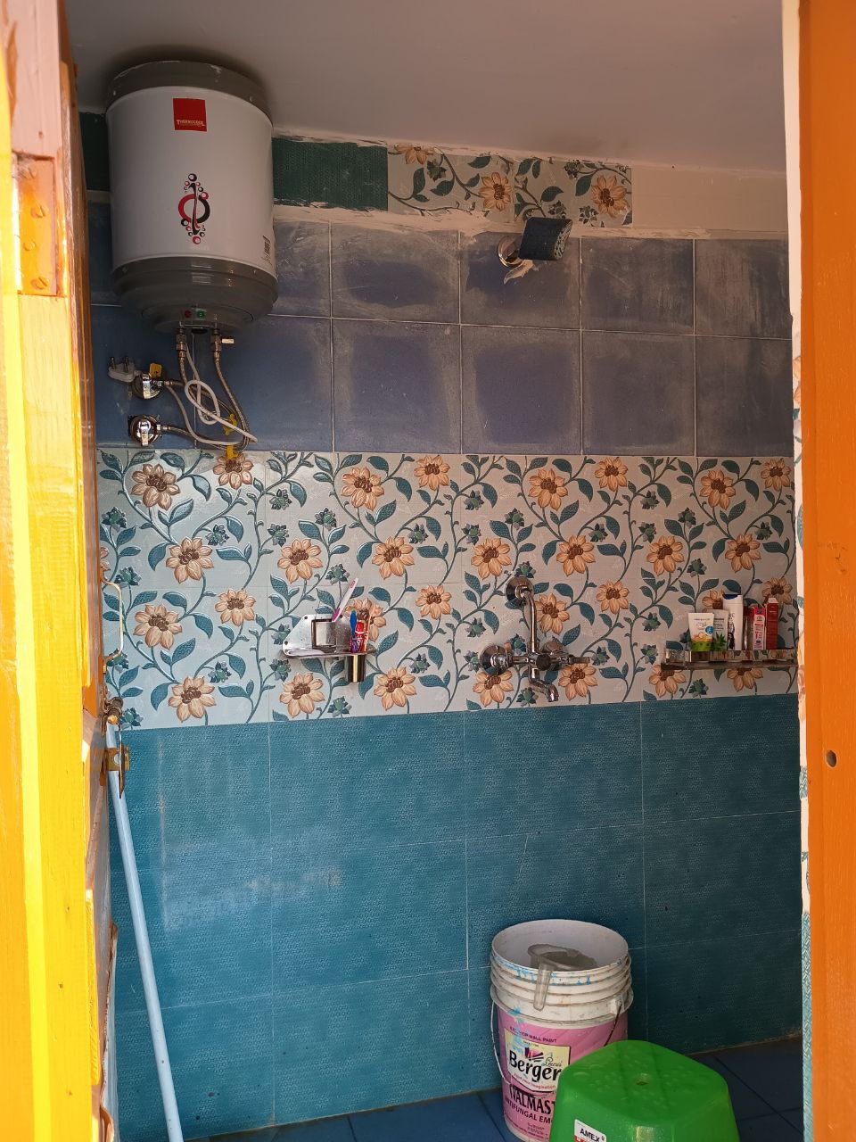 Dhaniram Home Stay - Tap to explore photos