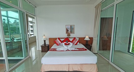 Smile Samui Beach Front Resort Room Type - Beachfront  Pool Suite
