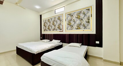 Hotel GURUKRIPA mhow Room Type - Bedroom 8