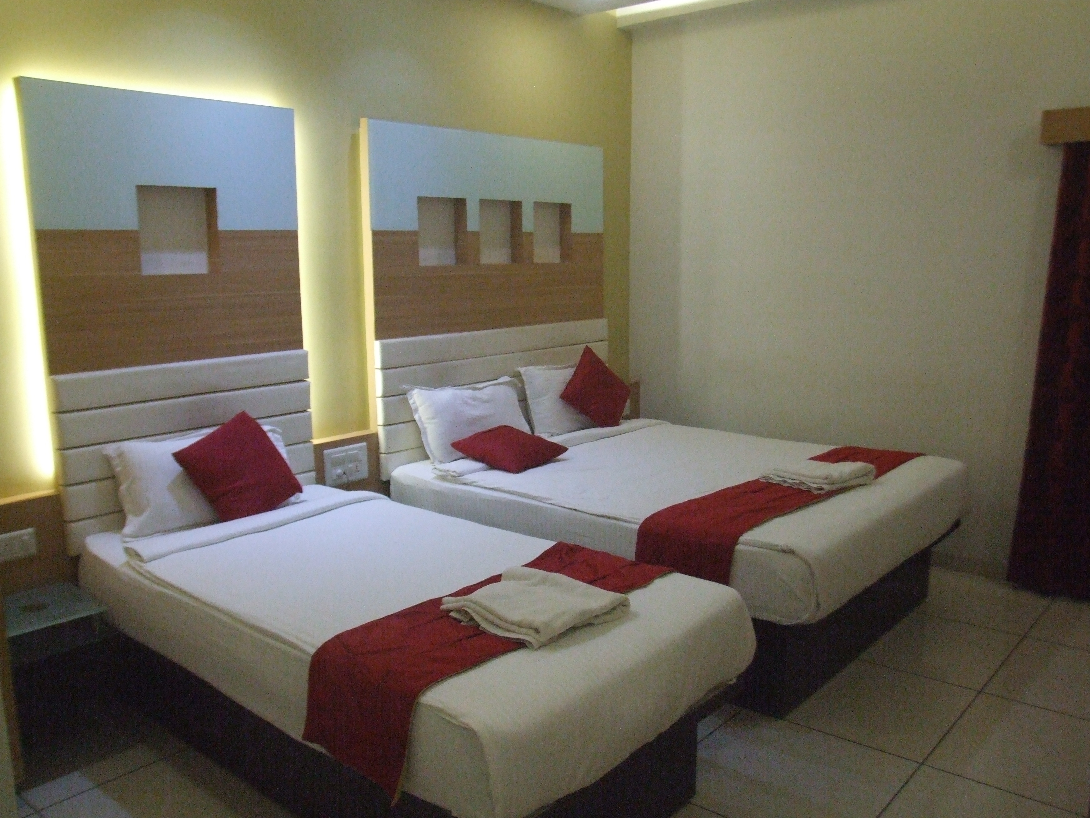 HOTEL DARSHAN AND GUEST HOUSE  - Tap to explore photos