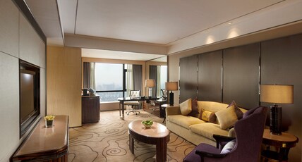 Hilton Zhongshan Downtown Room Type - KING EXECUTIVE SUITE