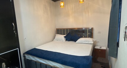 SHSISH KAMAL HOMESTAY & HOTEL Room Type - Super Deluxe Room 2