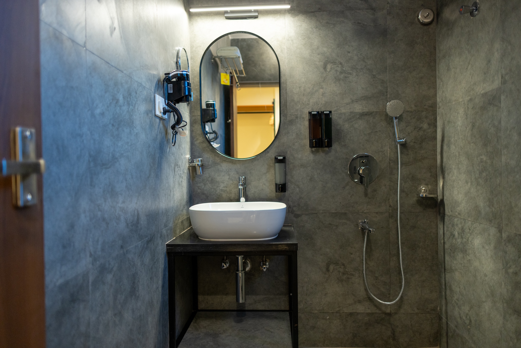 Felix Inn Boutique Hotel - Manyata Tech Park - Tap to explore photos