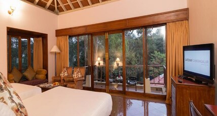 Gateway Chikmagalur Room Type - Cottage garden view queen bed