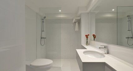 BelAire Bangkok Room Type - Deluxe King Bed Connecting