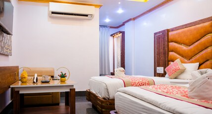 Hotel Country Inn Room Type - Premium Deluxe King