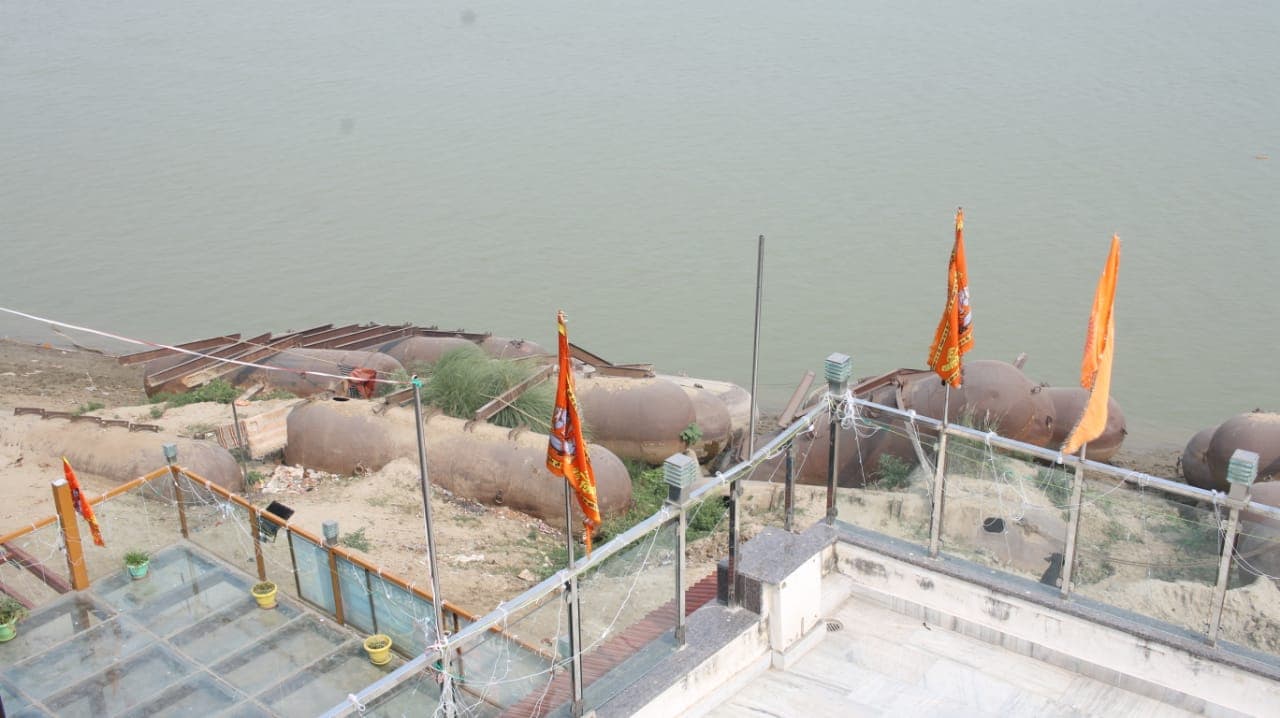 Shiv Rudraksh Resort - Near Assi Ghat - Tap to explore photos