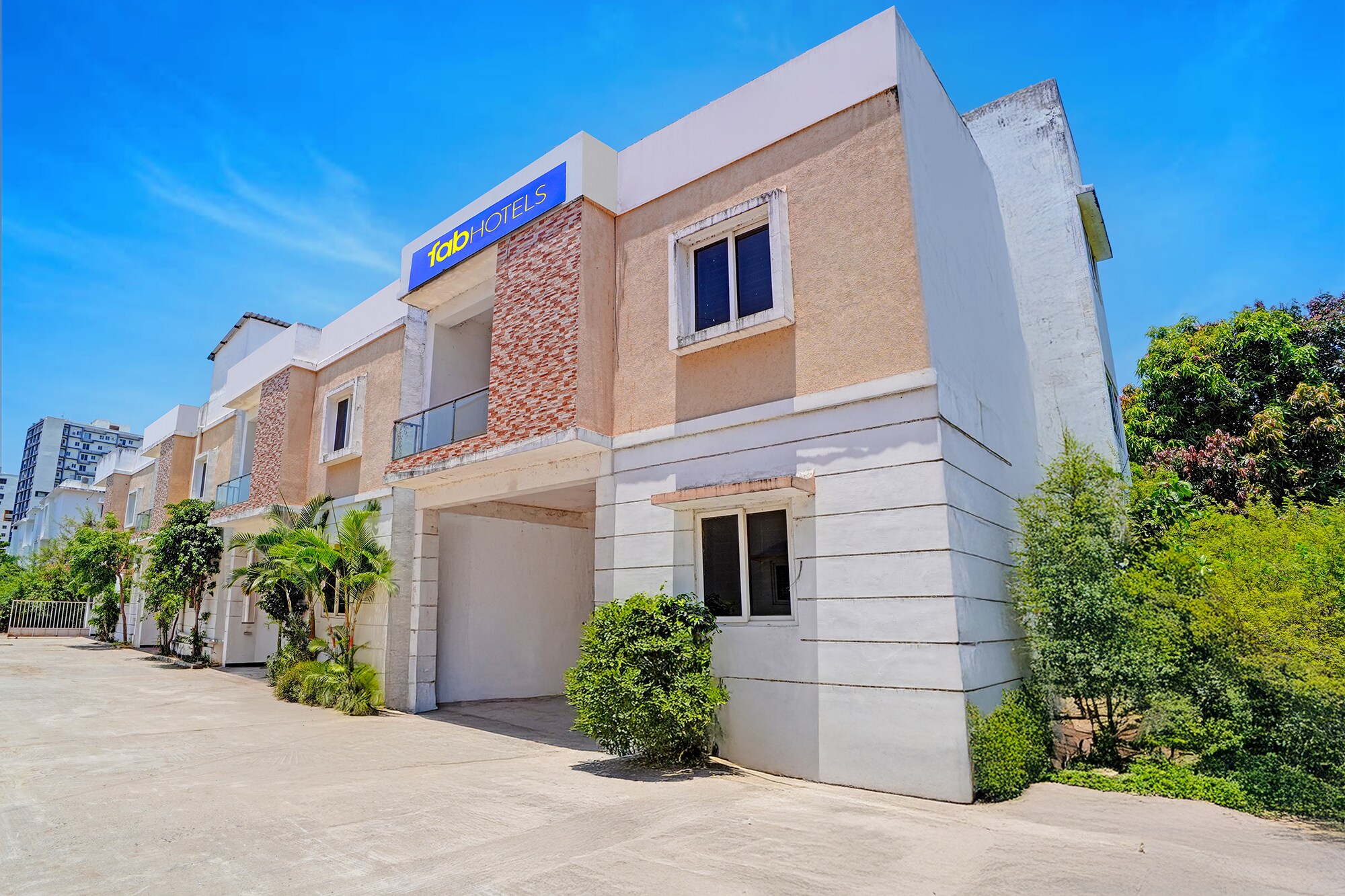 FabHotel Subikshas Mirra Villa -ECR - Tap to explore photos