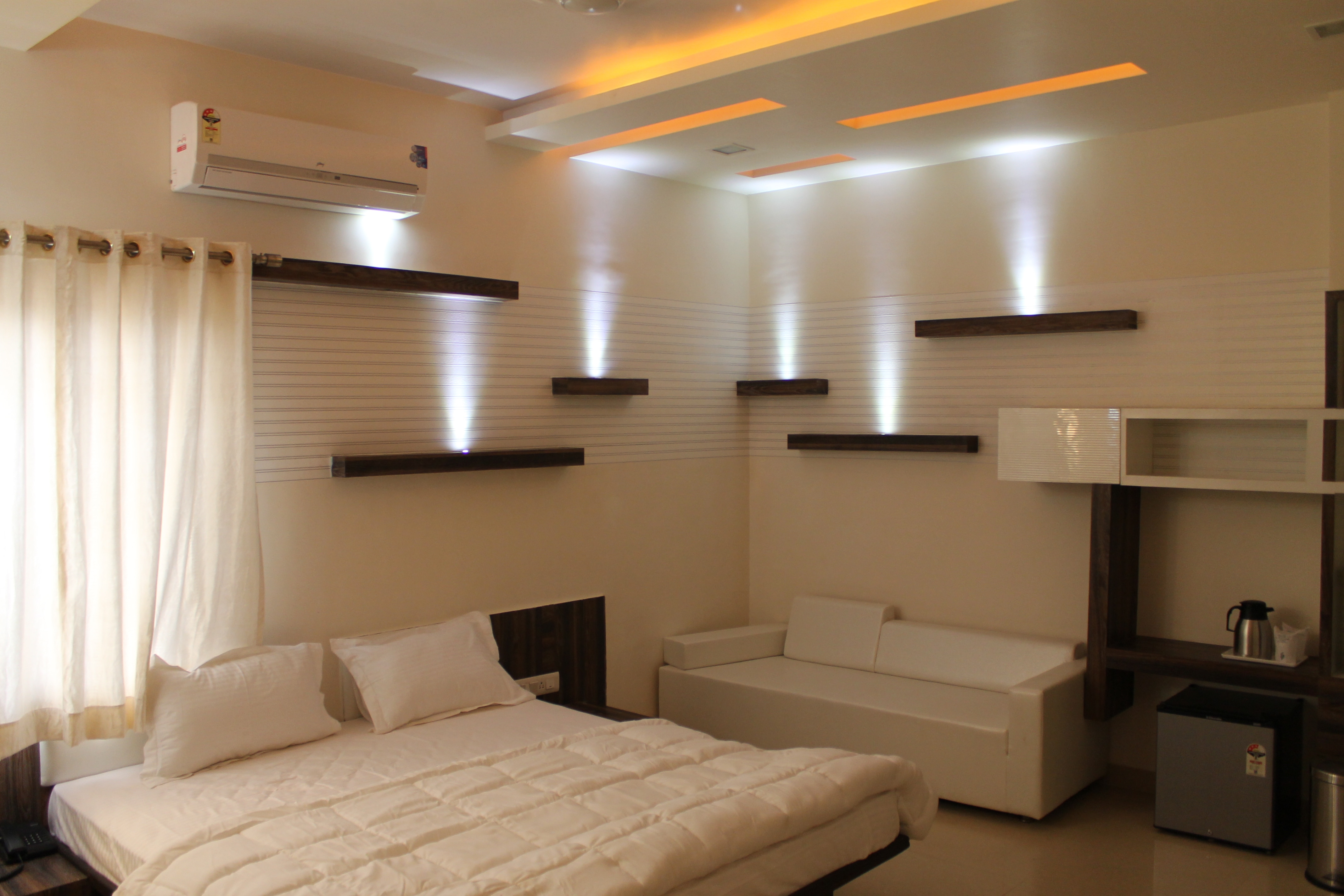 Hotel Satyam Inn - Tap to explore photos