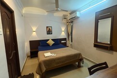 Nest Budget Hotel