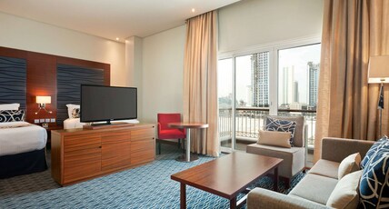 Ramada by Wyndham Manama Seef Room Type - 2 Twin Bed Smoking Business Suite