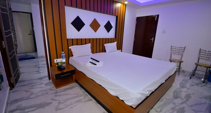 Hotel Coral Inn Room Type - TWIN KING AC ROOM
