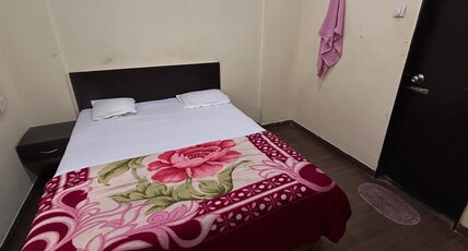Warunase Palace Room Type - Standard Non AC