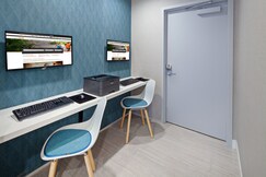 Holiday Inn Express Hotel & Suites Hollywood Walk of Fame