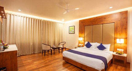 Gentleman Plaza Room Type - Deluxe Room AC