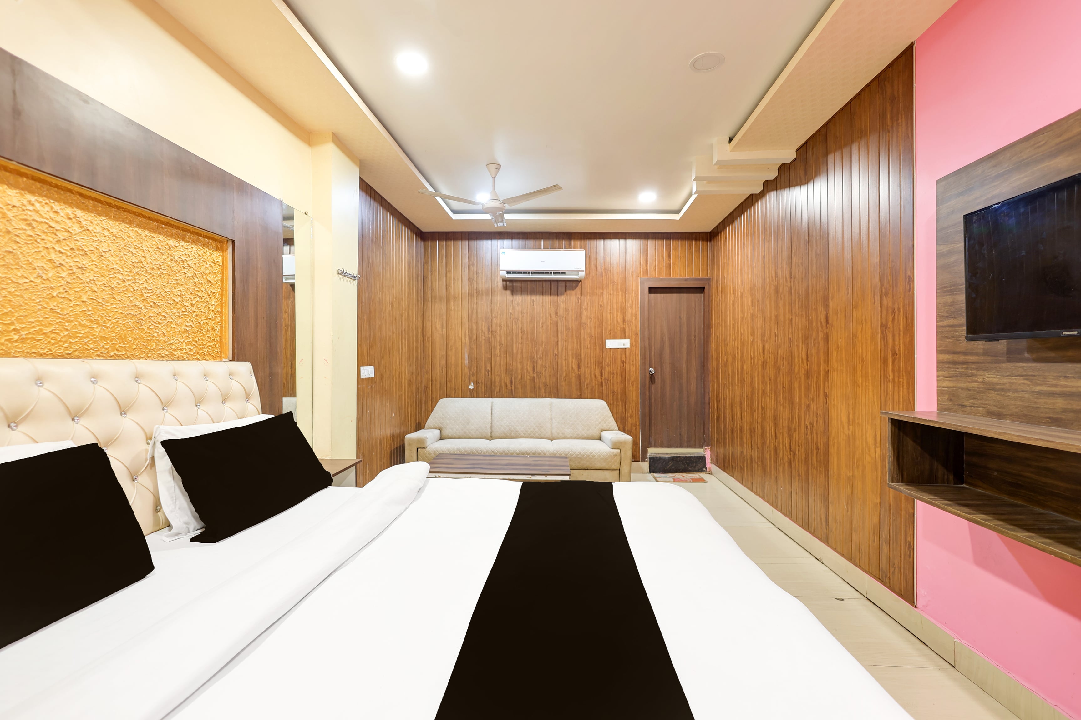 Hotel O Krishna Inn - Tap to explore photos