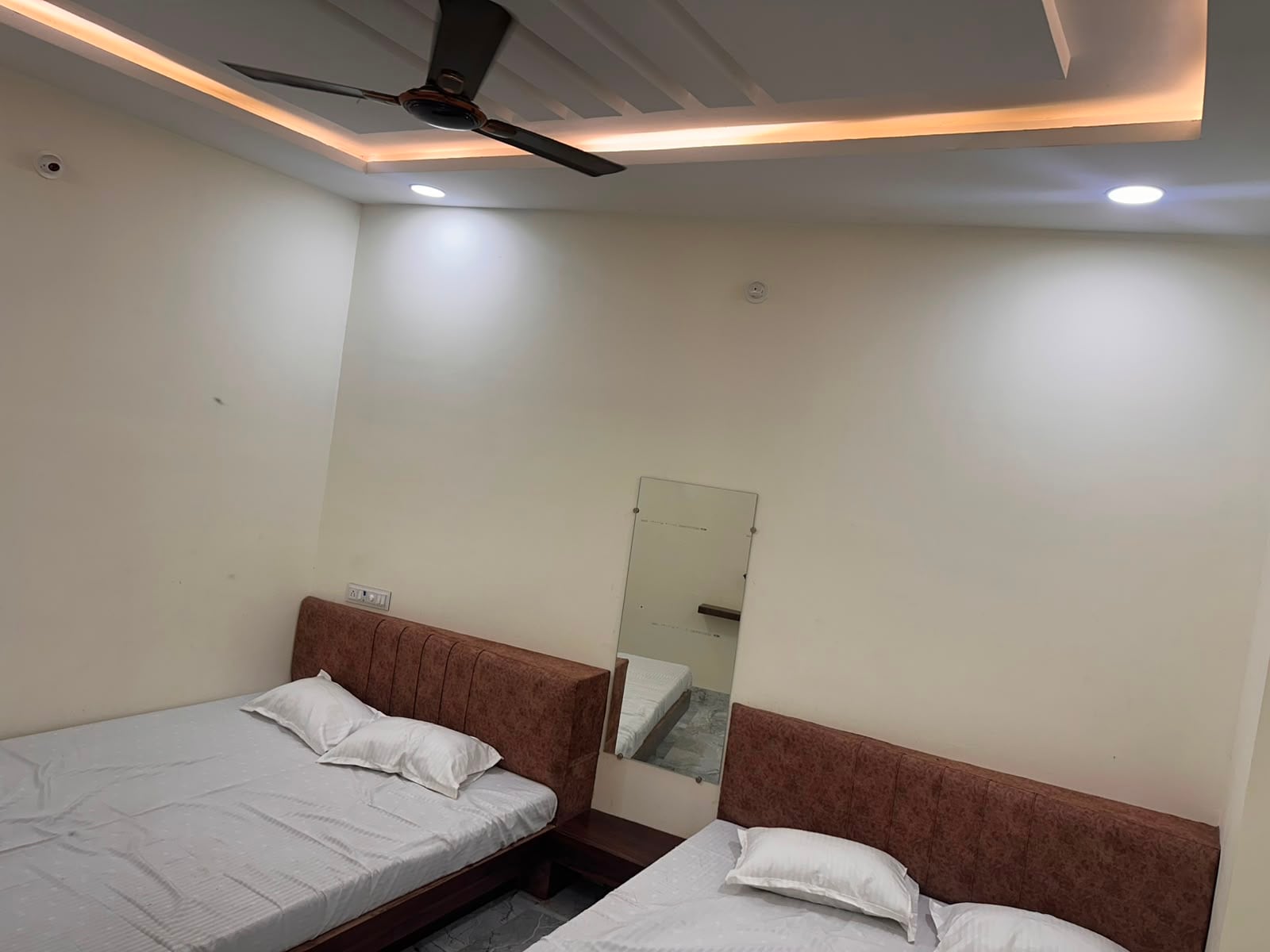 Kridha Home Stay - Tap to explore photos