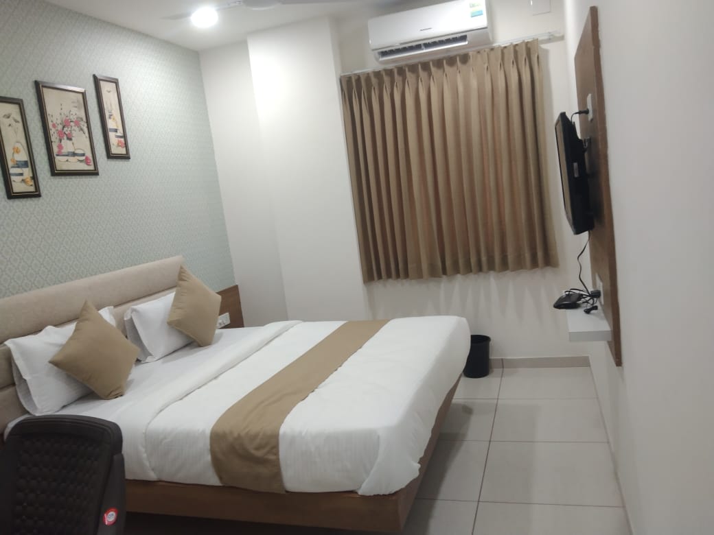 Hotel Md Residency Anand - Tap to explore photos