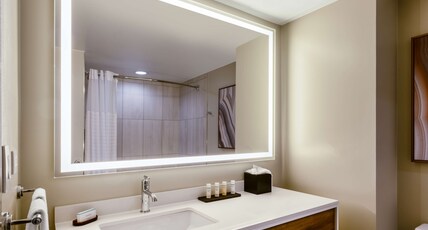 Embassy Suites by Hilton Albuquerque Room Type - 2 QN 2RM SUITE HEARING ACC