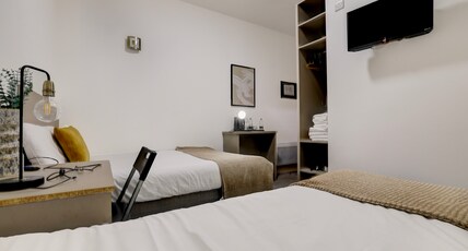 Belvilla Ilford Station Hotel, 4 min from Elizabeth line Room Type - Standard Quad Room