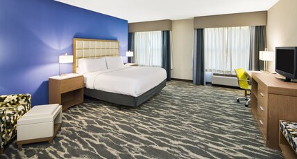 Holiday Inn AUGUSTA WEST I-20 Room Type - 1 King Bed Standard Comm Accessible Tub