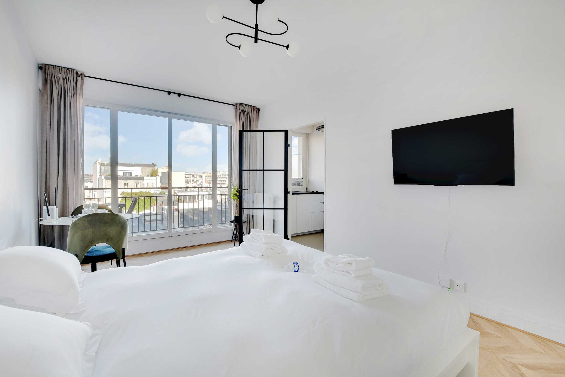 Elegant studio with balcony - 2P - Trocadero/Passy - Tap to explore photos