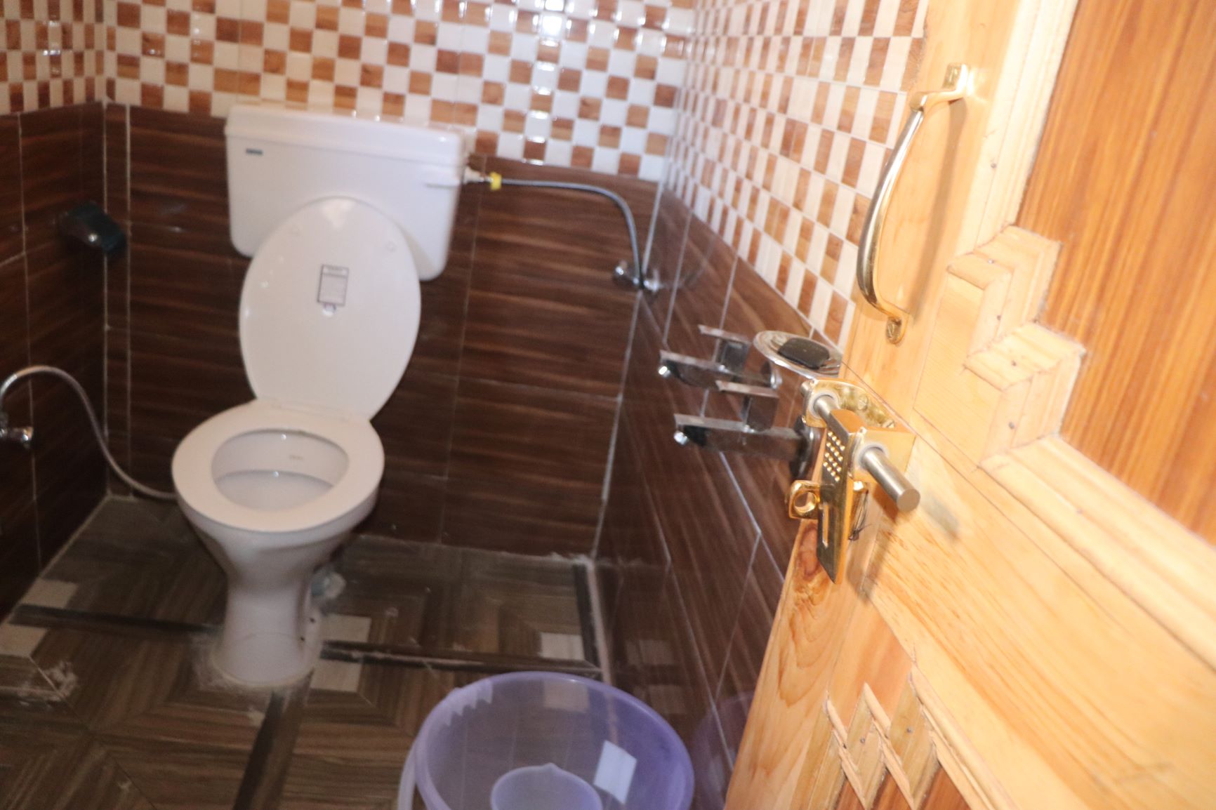Prince Homestay | Rooms & Caretaker - Tap to explore photos