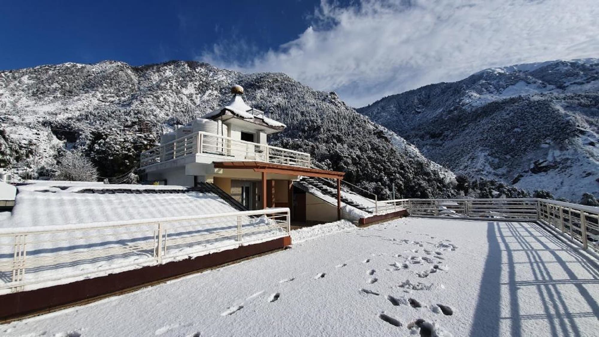 Hotel Nomadic Inn - Tap to explore photos