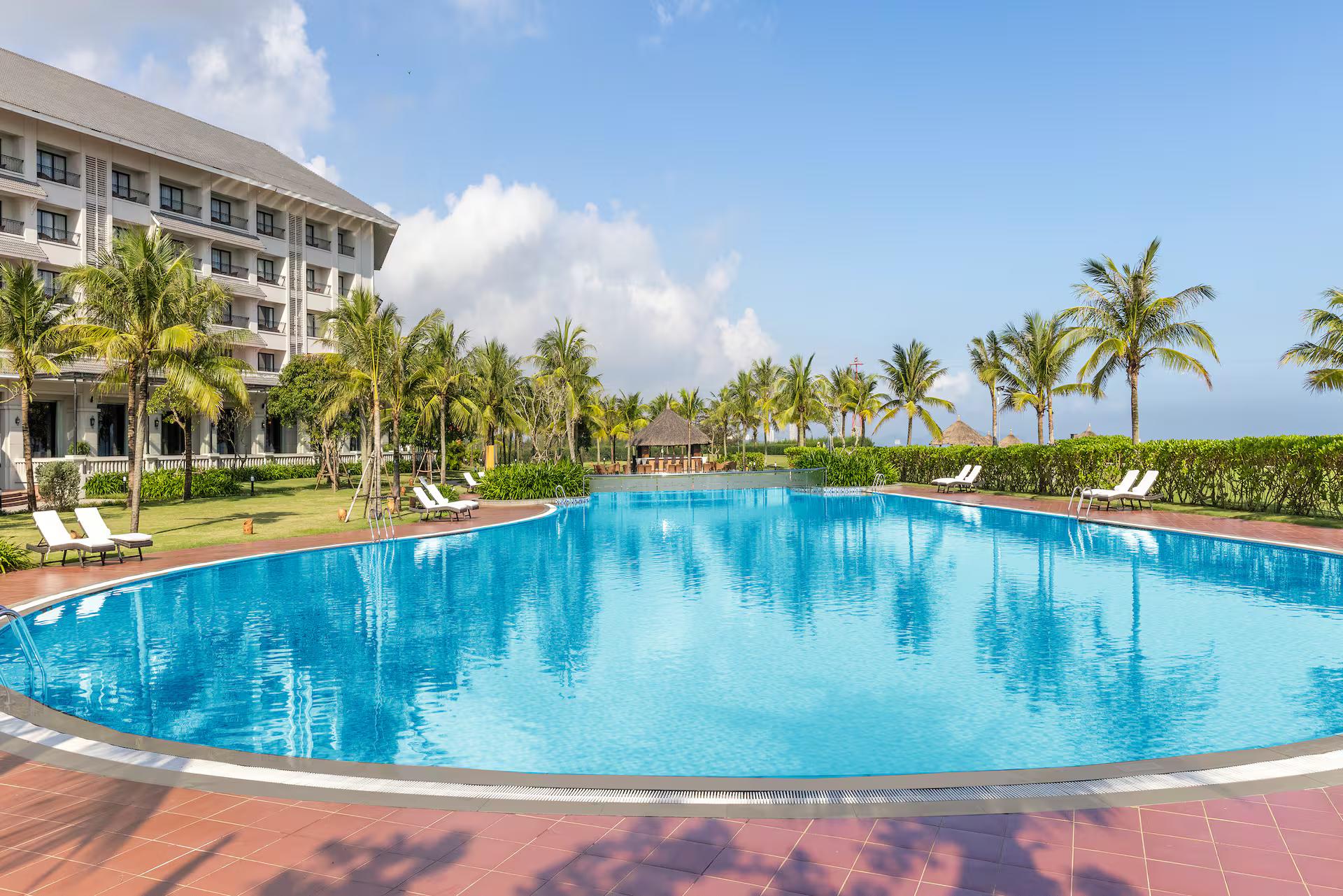 Vinpearl Cua Hoi, Affiliated by Melia - Tap to explore photos